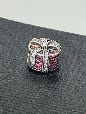 Pandora 925 ALE Red Shimmering Gift Christmas Birthday Charm #792006CZR